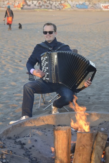 Haitarimusiikkia Ocean Beachillä