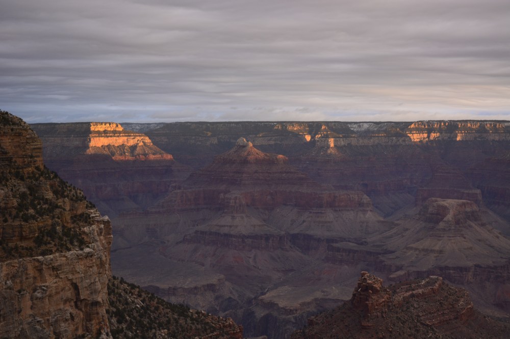 dawn-at-grand-canyon