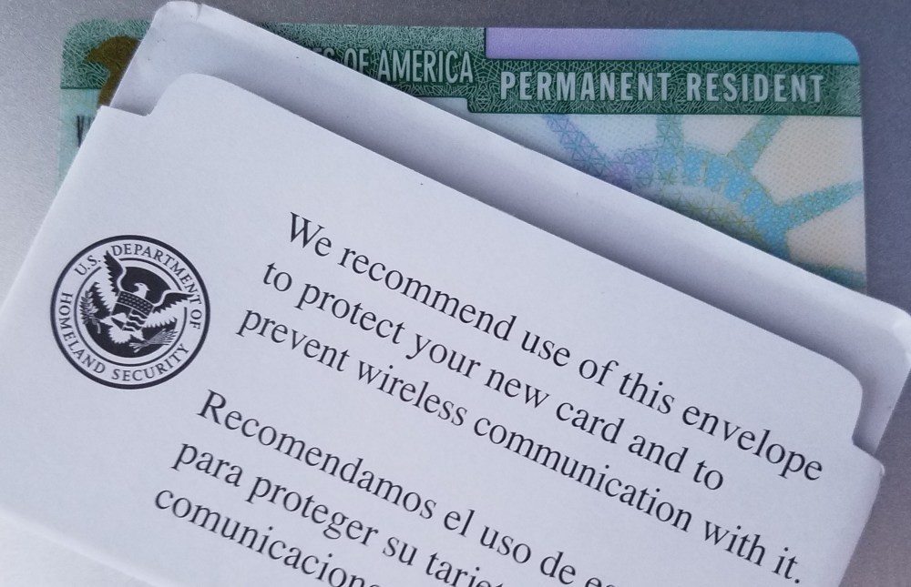 Green Card protection envelope